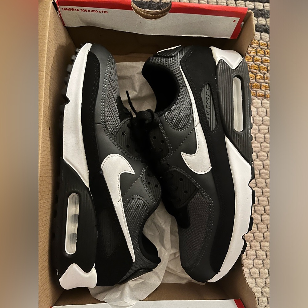 Brand New Nike Air Max 90